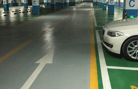 停車庫環(huán)氧地坪樹脂地坪漆使用中要注意什么？